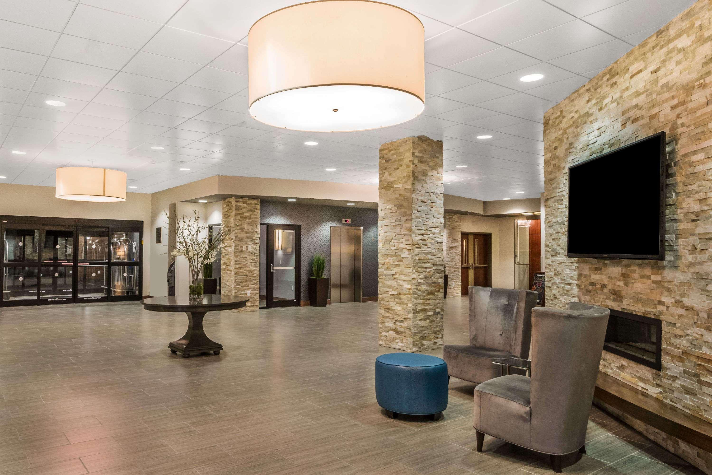 The Mosey Buffalo Williamsville Tapestry Collection Hilton Exteriör bild